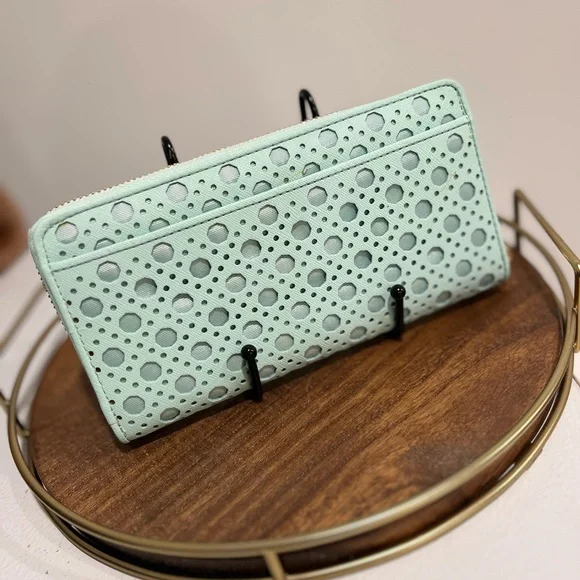 NWT Retail $168 Kate Spade Graceblue Wallet - Picture 2 of 5